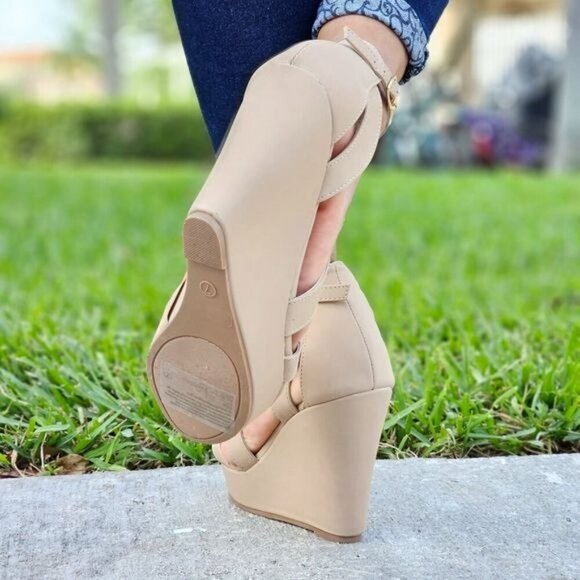 Women's Wedge High Heel Platform Nude Color - Picture 5 of 5